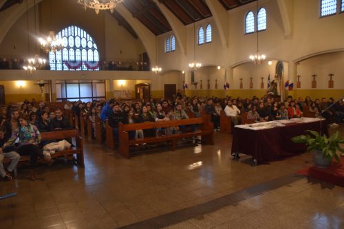 Entrega de Biblias en la Catequesis Eucarística