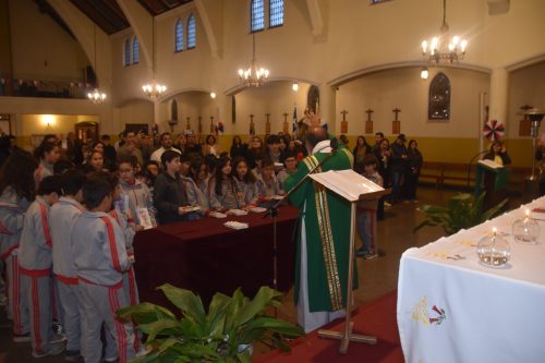 Entrega de Biblias en la Catequesis Eucarística