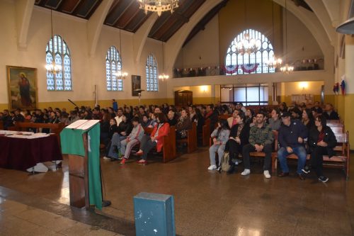 Entrega de Biblias en la Catequesis Eucarística