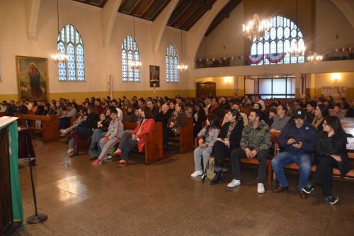 Entrega de Biblias en la Catequesis Eucarística