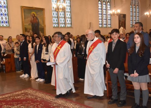 Misa de confirmación 28 estudiantes de nuestro colegio reciben su confirmación