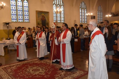 Misa de confirmación 28 estudiantes de nuestro colegio reciben su confirmación