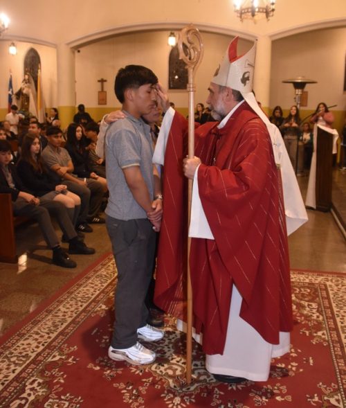 Misa de confirmación 28 estudiantes de nuestro colegio reciben su confirmación