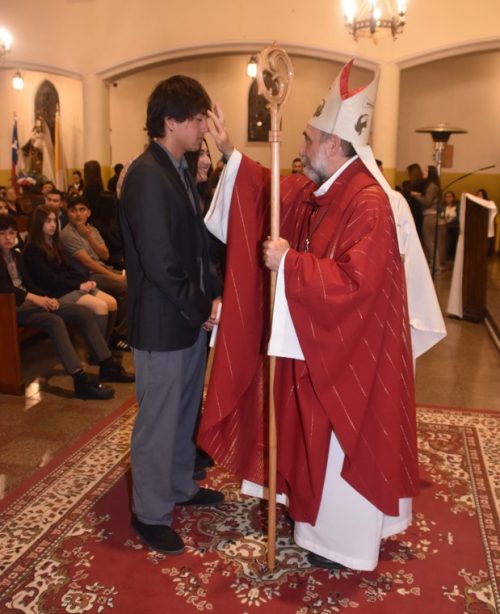 Misa de confirmación 28 estudiantes de nuestro colegio reciben su confirmación
