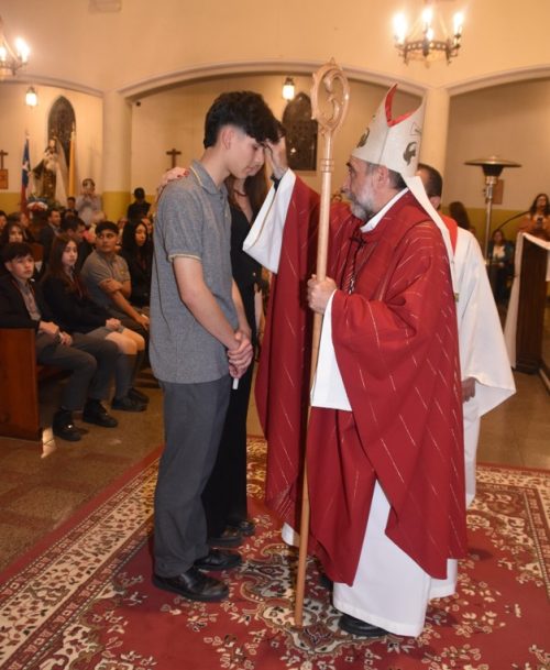 Misa de confirmación 28 estudiantes de nuestro colegio reciben su confirmación