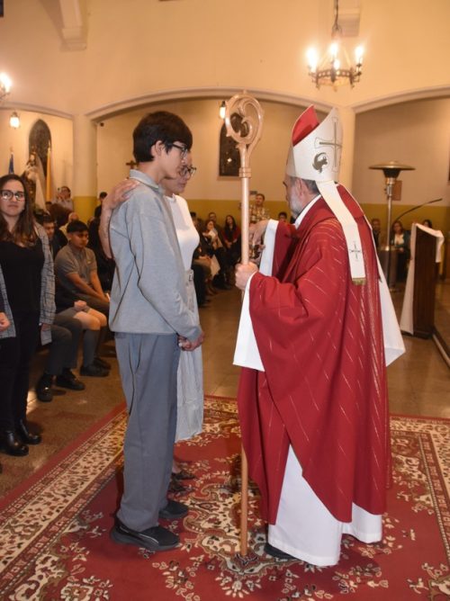 Misa de confirmación 28 estudiantes de nuestro colegio reciben su confirmación