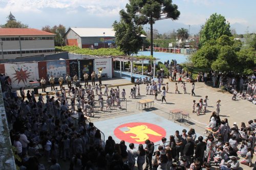 Visita de la Pocket Band de Carabineros celebró el Día del Profesor