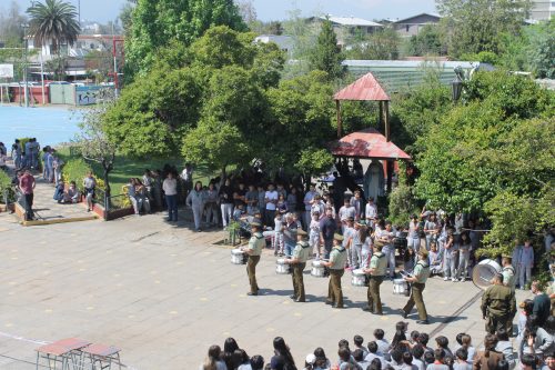 Visita de la Pocket Band de Carabineros celebró el Día del Profesor