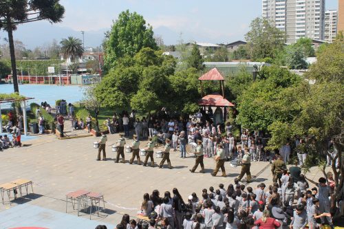 Visita de la Pocket Band de Carabineros celebró el Día del Profesor