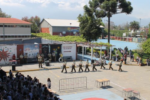 Visita de la Pocket Band de Carabineros celebró el Día del Profesor