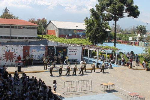 Visita de la Pocket Band de Carabineros celebró el Día del Profesor
