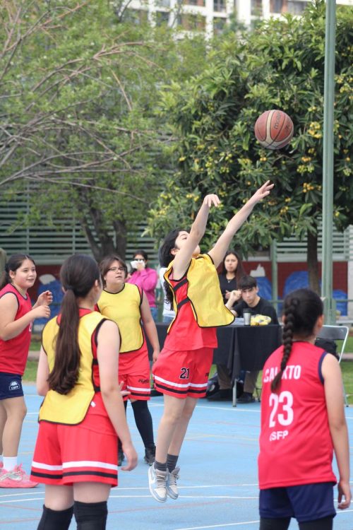 Colegio San Marcos obtiene el 4.° lugar en las Olimpiadas de Básquetbol Boston Educa